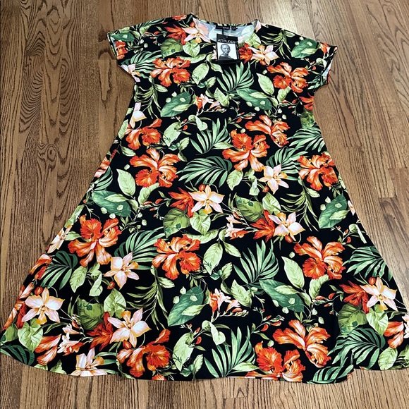 NWT- women’s ATTITUDES by Renee dress. Size 2XP - Picture 2 of 9